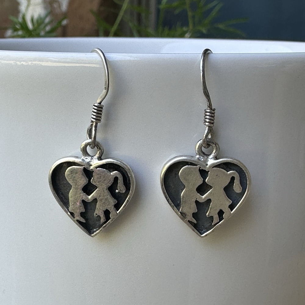 VTG Hook Dangle Earrings 1 Inch Heart Boy w Girl‎ Couple Love 925 Sterling 3.8g
